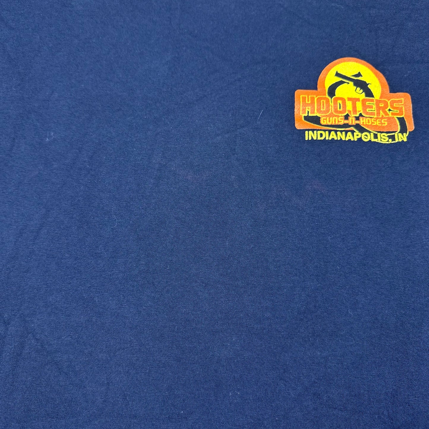 Vintage Hooters Guns n Hoses Indianapolis Navy Blue Tee