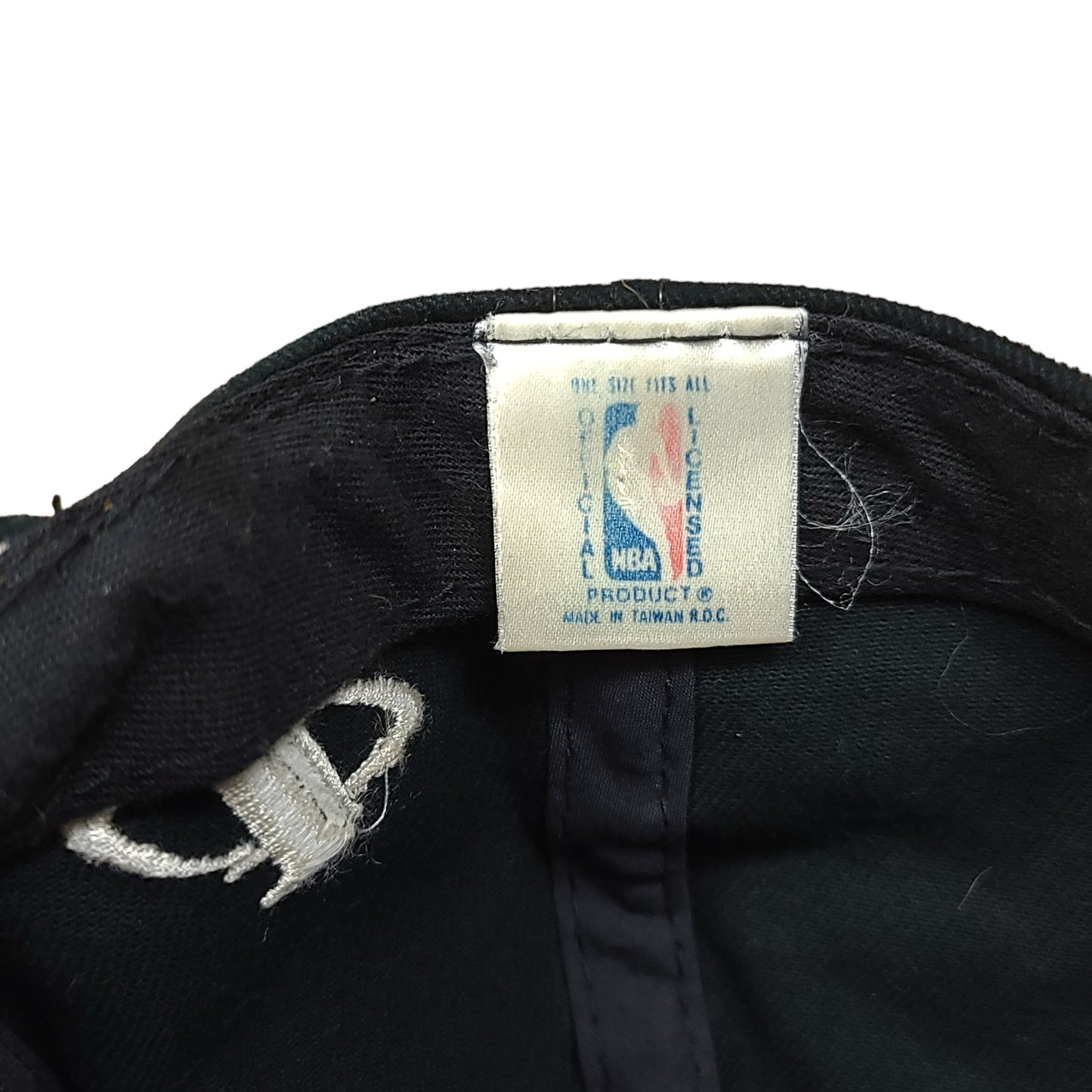 Vintage Chicago Bulls 1997 NBA Champions Black Logo Athletic Snap Back Hat